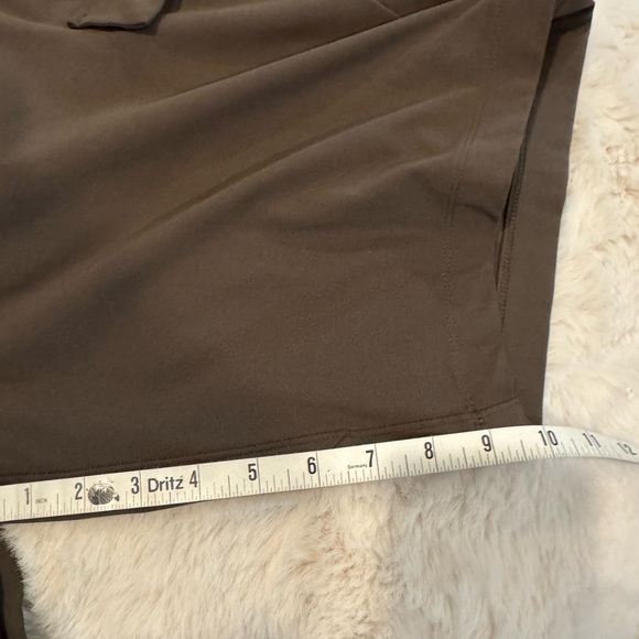 EUC! lululemon Men’s Cargo Short OLIVE - Picture 4 of 5